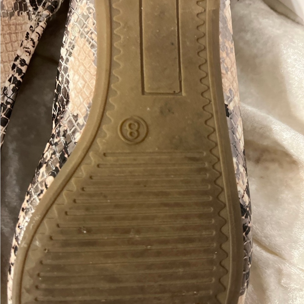 Women’s Snake Print Ballet Flats - Beige/Tan - Picture 4 of 7